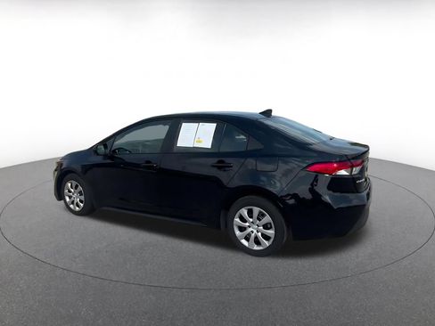 Used 2025 Toyota Corolla LE FWD image 9