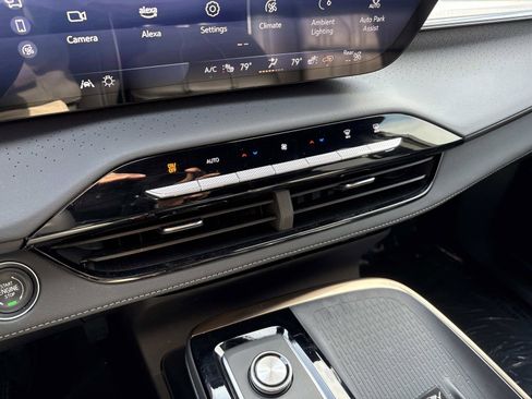 Certified 2025 Buick Enclave Avenir w/ Super Cruise Package image 26