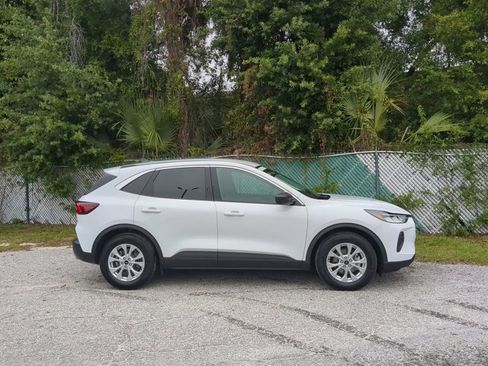 Used 2023 Ford Escape Active image 3
