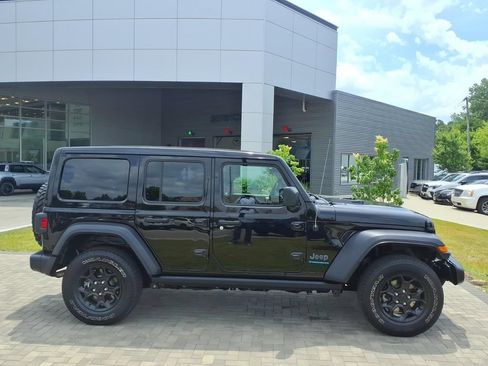 Used 2023 Jeep Wrangler Unlimited w/ Sun & Screen Package AWD/4WD image 9