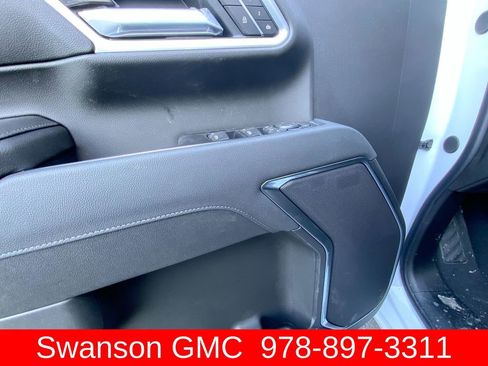 New 2026 GMC Sierra 2500 SLT AWD/4WD image 22