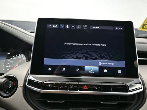 Used 2025 Jeep Compass Limited AWD/4WD image 23