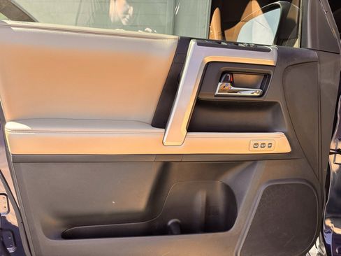 Used 2015 Toyota 4Runner Limited image 10