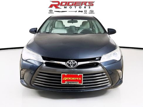 Used 2015 Toyota Camry XLE image 2
