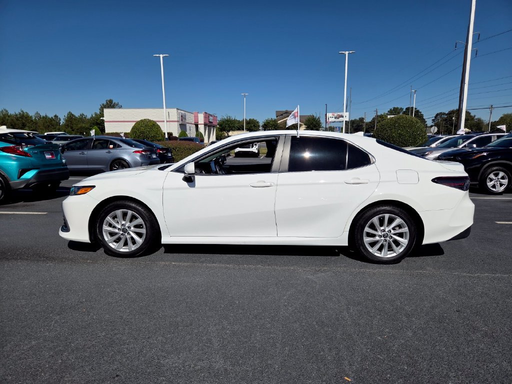 Used 2023 Toyota Camry LE FWD image 4