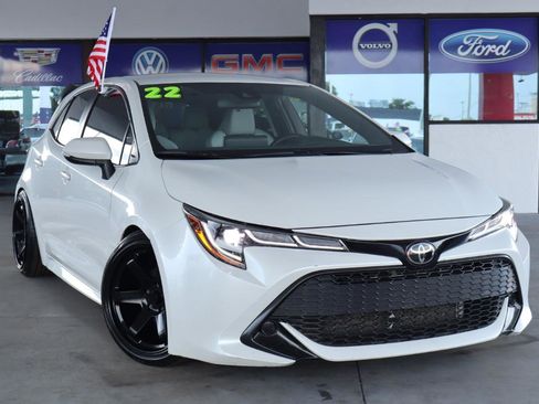 Used 2022 Toyota Corolla SE FWD image 2
