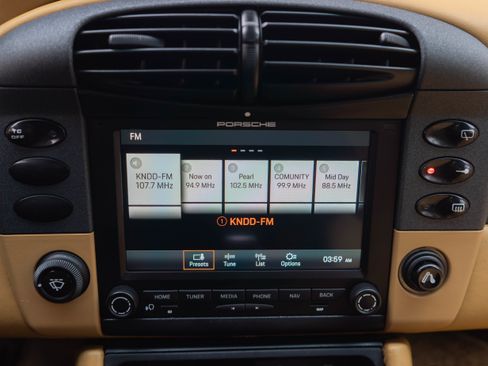 Used 1999 Porsche 911 Carrera 4 image 18