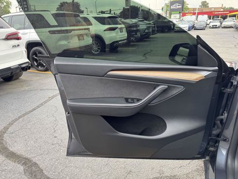 Used 2023 Tesla Model Y Performance AWD/4WD image 21