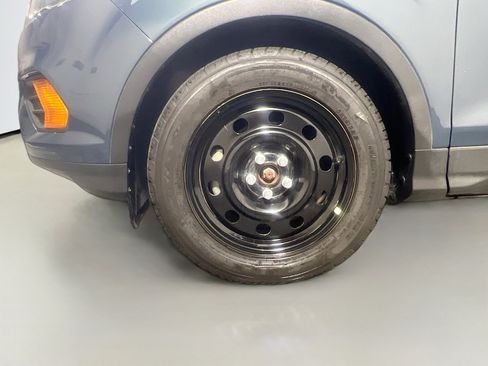 Used 2019 Ford Escape S image 13