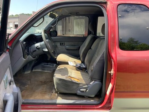Used 2000 Toyota Tacoma PreRunner w/ Value Pkg RWD image 12