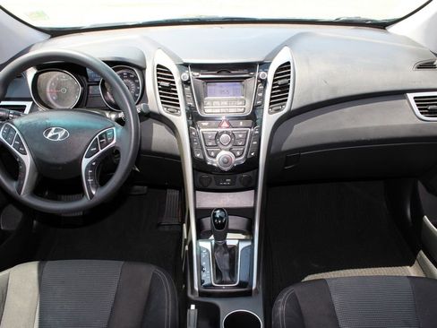 Used 2016 Hyundai Elantra GT FWD image 8