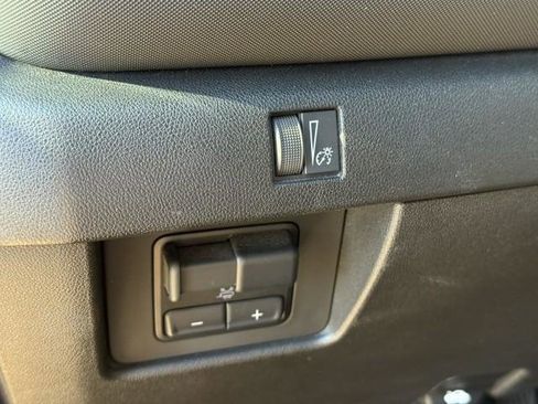 Used 2024 Chevrolet Colorado Z71 w/ Z71 Convenience Package 2 image 19