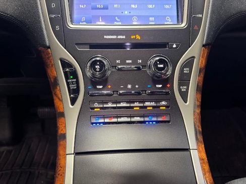 Used 2020 Lincoln Nautilus Reserve AWD/4WD image 17
