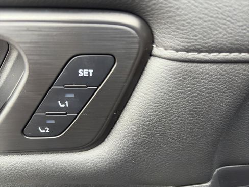 Used 2025 Nissan Armada Platinum Reserve image 18