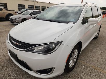 Used 2018 Chrysler Pacifica Touring-L Plus