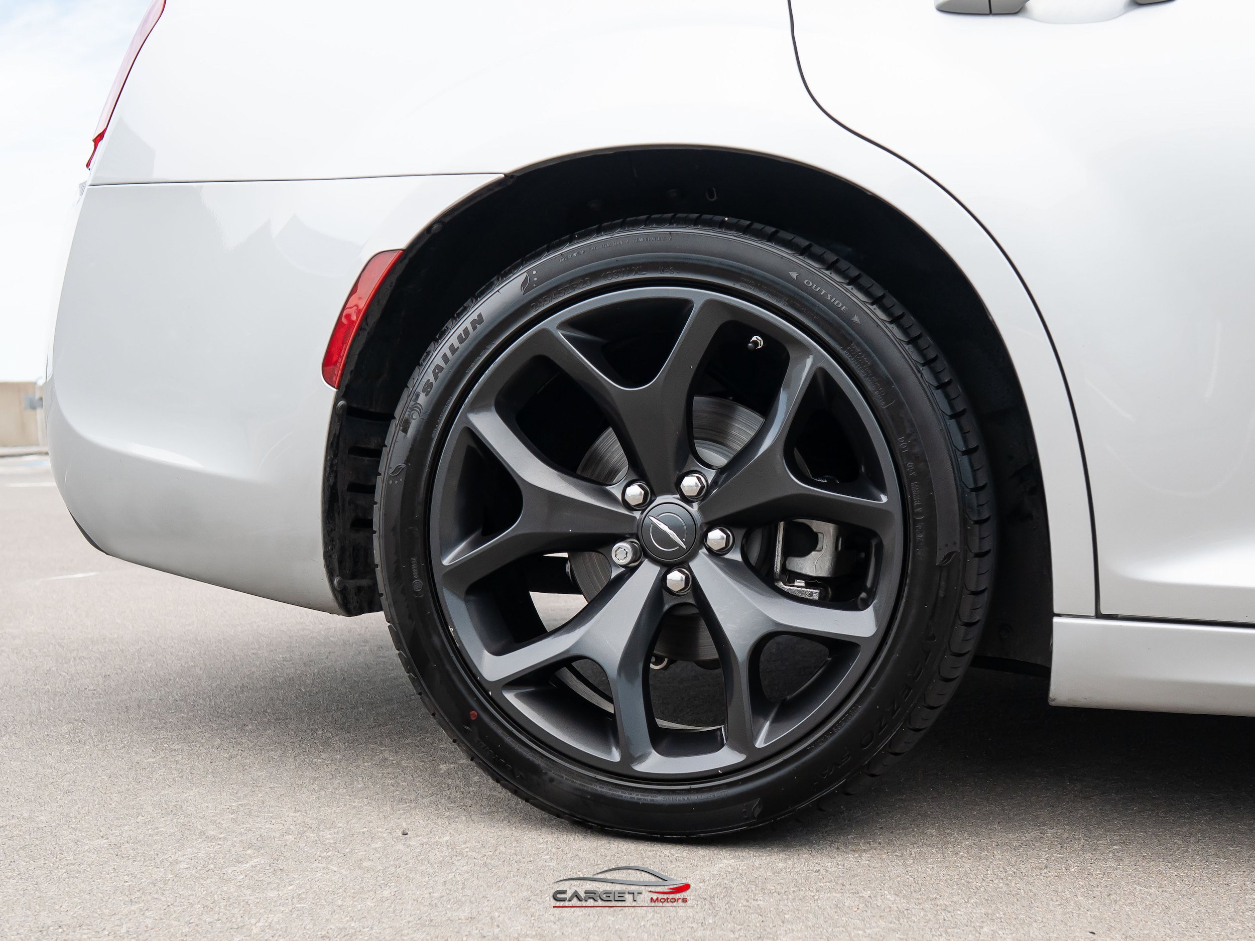 Used 2022 Chrysler 300 Touring L RWD image 11