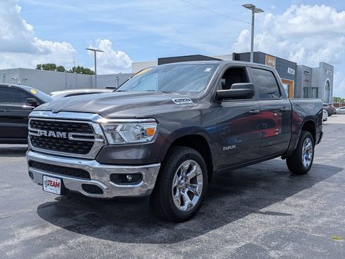 Used 2022 RAM 1500 Big Horn AWD/4WD image 3