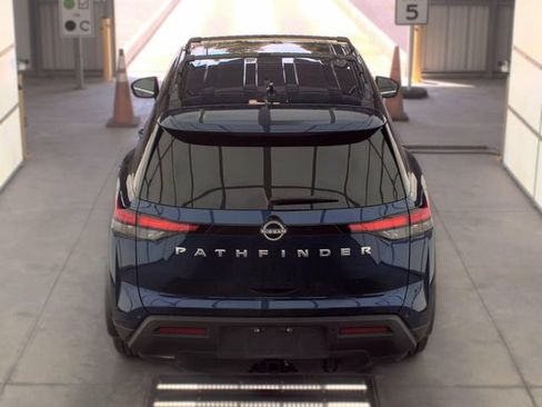 Certified 2025 Nissan Pathfinder SV w/ SV Premium Package FWD image 10