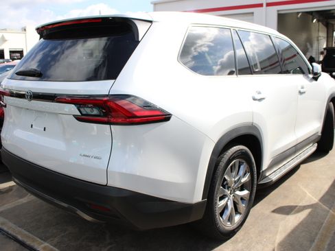 Used 2025 Toyota Grand Highlander FWD image 10