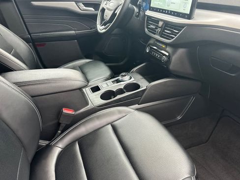 Certified 2025 Ford Escape Platinum image 16