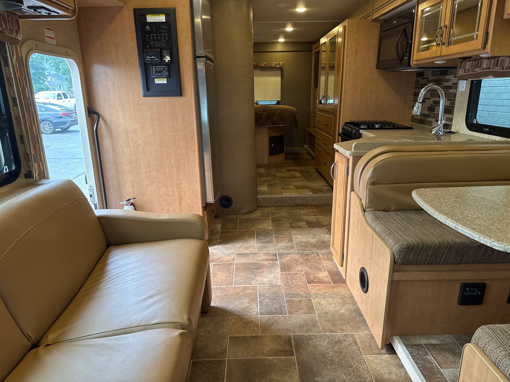 Used 2016 Ford E-450 and Econoline 450 Super Duty w/ Motorhome Prep Package RWD image 18