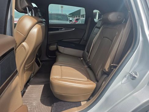 Used 2016 Lincoln MKX Reserve w/ Climate Package AWD/4WD image 11