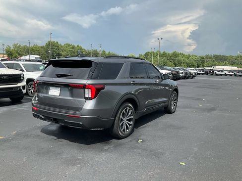 Certified 2026 Ford Explorer ST-Line RWD image 5