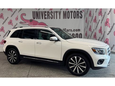 Used 2022 Mercedes-Benz GLB 250 w/ Premium Package Lite image 4