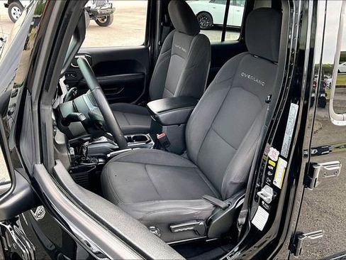 Used 2023 Jeep Gladiator Overland image 18