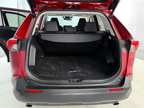 Certified 2019 Toyota RAV4 XLE w/ Convenience Package image 20