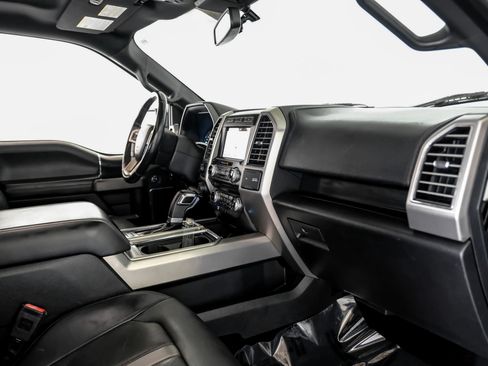 Used 2018 Ford F150 Platinum w/ Equipment Group 701A Luxury AWD/4WD image 9