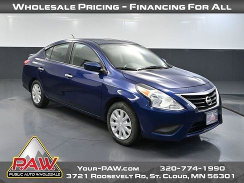 Used 2018 Nissan Versa SV image 1