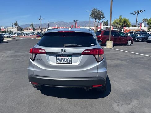 Used 2022 Honda HR-V EX image 6