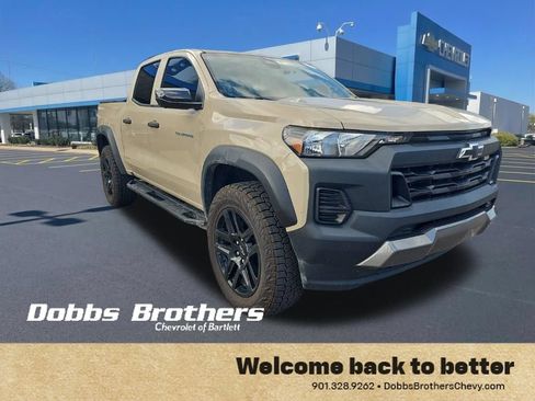 Used 2023 Chevrolet Colorado Trail Boss w/ Technology Package AWD/4WD image 6