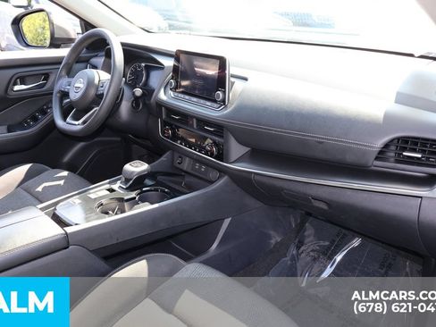 Used 2024 Nissan Rogue SV FWD image 29