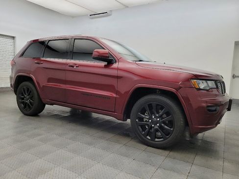 Used 2019 Jeep Grand Cherokee Altitude image 11