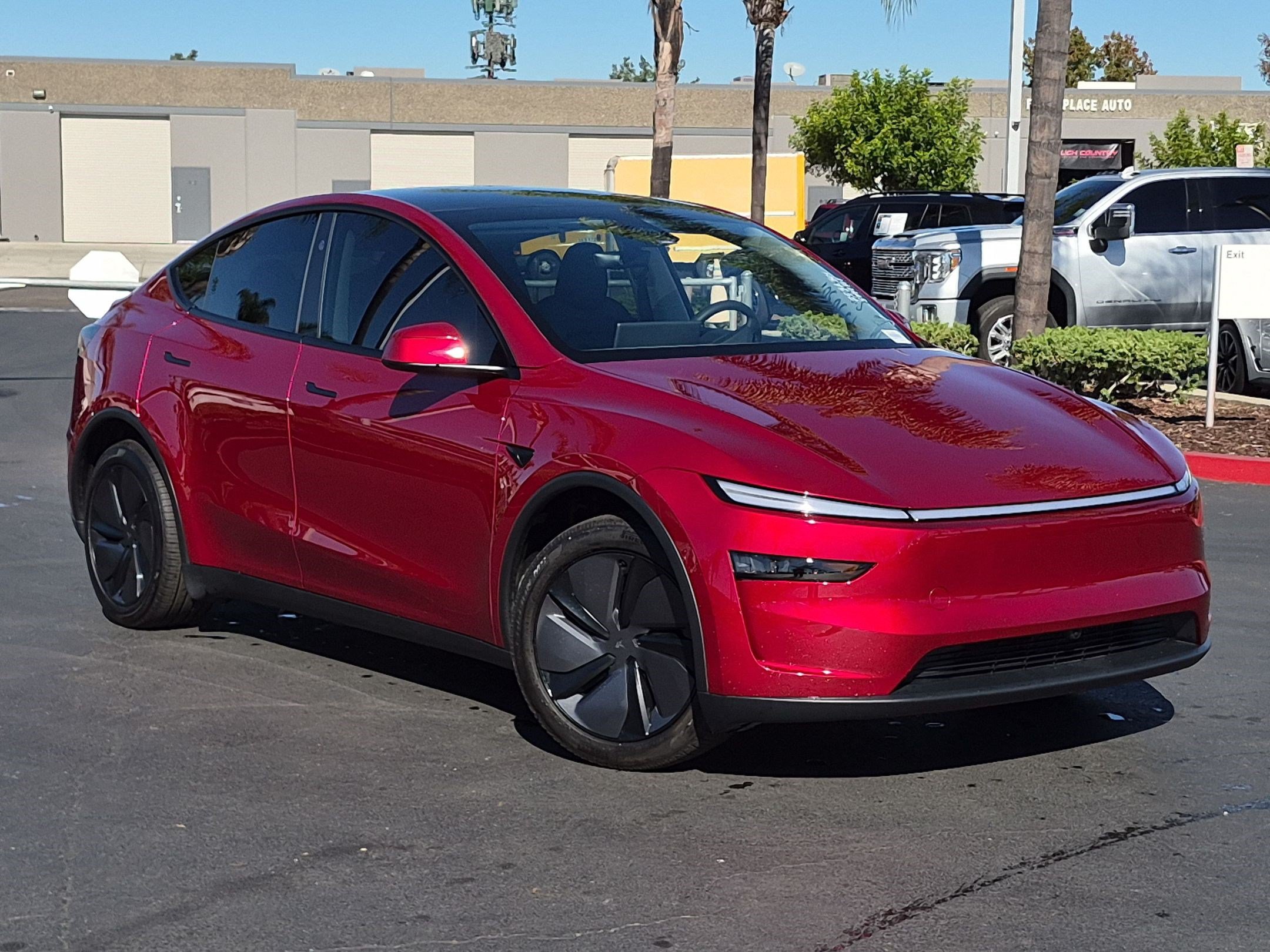 Used 2026 Tesla Model Y 2WD image 2