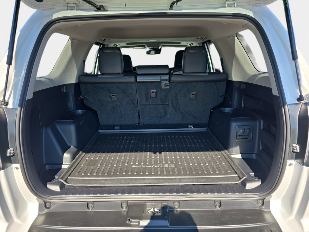 Used 2022 Toyota 4Runner SR5 Premium w/ Moonroof Package AWD/4WD image 13