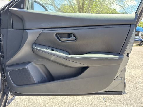 Used 2025 Nissan Sentra S image 23