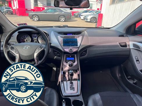 Used 2013 Hyundai Elantra Limited w/ Technology Pkg FWD image 3