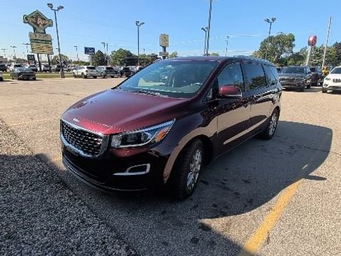 Used 2020 Kia Sedona EX FWD image 2
