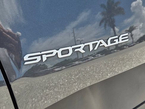 Used 2023 Kia Sportage LX AWD/4WD image 15