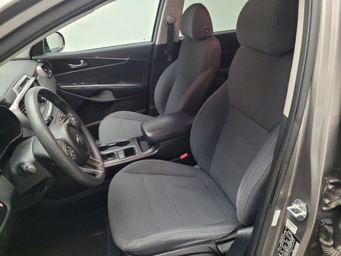 Used 2018 Kia Sorento LX image 17