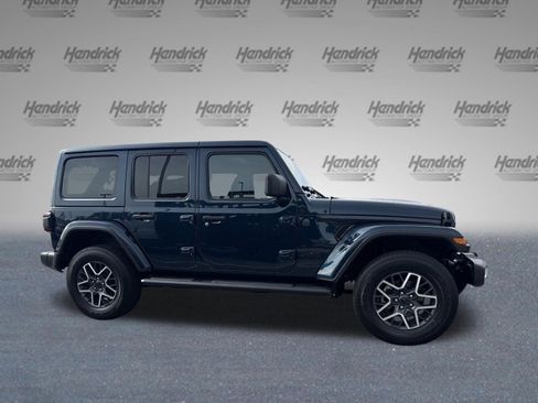 Used 2025 Jeep Wrangler Unlimited Sahara w/ Dual Top Group AWD/4WD image 10