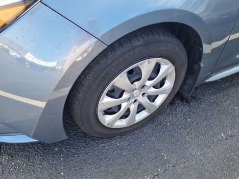 Used 2023 Toyota Corolla LE FWD image 5