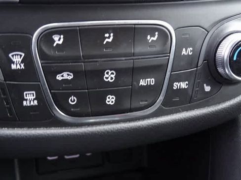 Used 2024 Chevrolet Equinox LT image 11