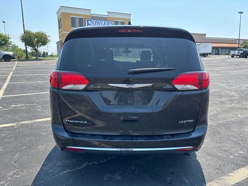 Used 2020 Chrysler Pacifica Limited FWD image 6