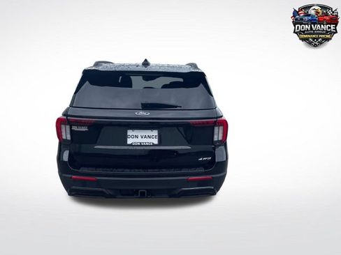 Used 2025 Ford Explorer ST-Line w/ ST-Line Street Pack AWD/4WD image 4