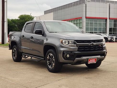Used 2021 Chevrolet Colorado Z71 RWD image 2