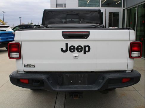 Certified 2021 Jeep Gladiator Willys image 10